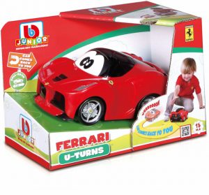 מכונית פרארי נוסעת וחוזרת חזרה - BURAGO